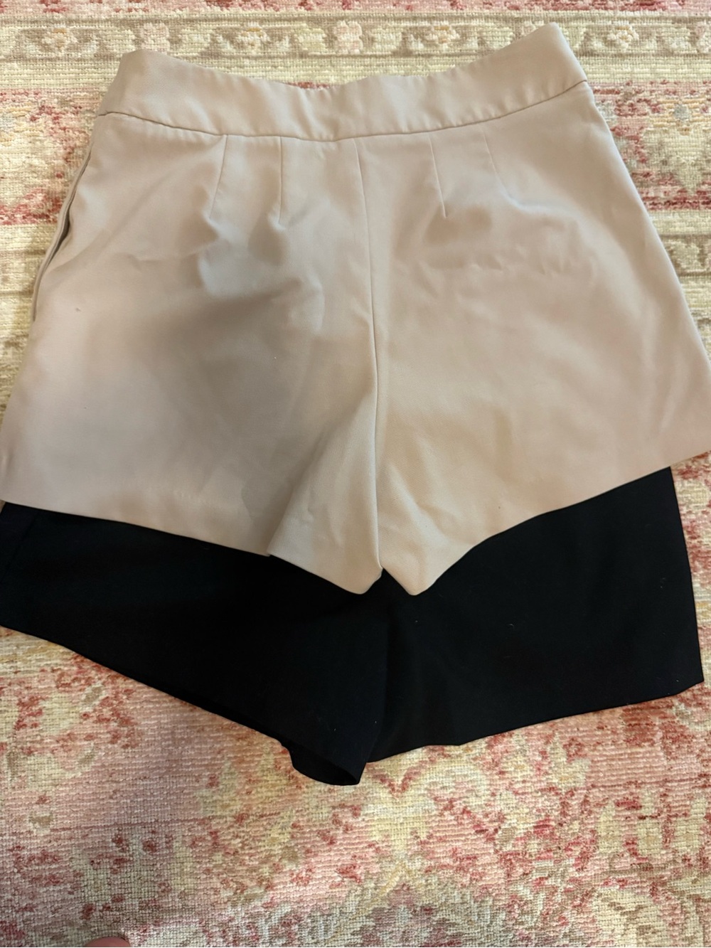 a new day High-Waist Tailored Shorts in Black and Light Taupe - Picture 3 of 3